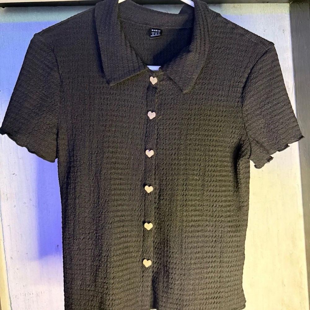 SHEIN Black Short-Sleeve Button-Down Shirt with Heart Buttons